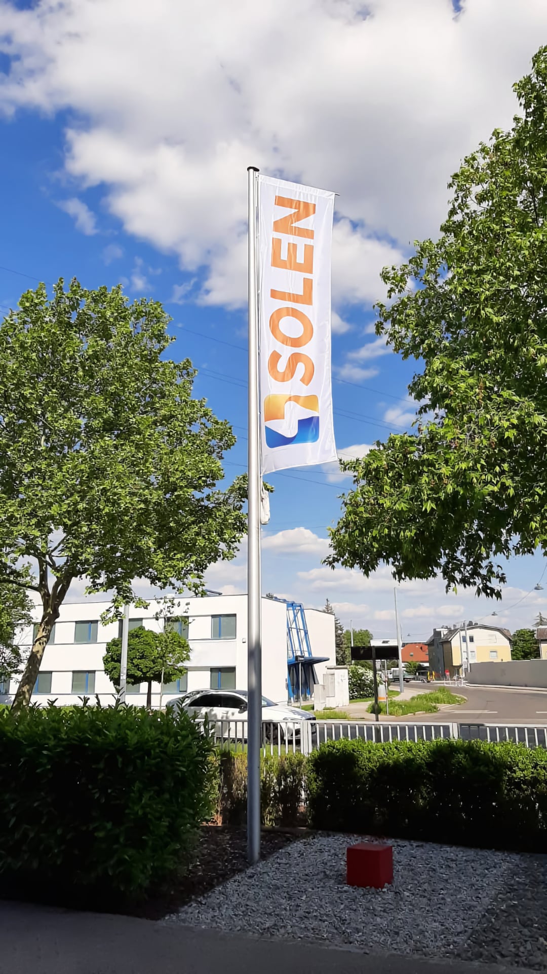 SOLEN GmbH Standort Wien Fahne SOLEN GmbH Standort Wien Fahne